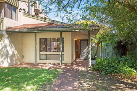 Applecross Village Gem 2BR - SA Accommodation 3