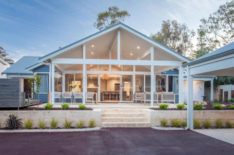 Aquila I Private Properties - SA Accommodation 0