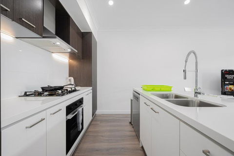 Austral Warm 4br House With Parking&WiFi - SA Accommodation 4