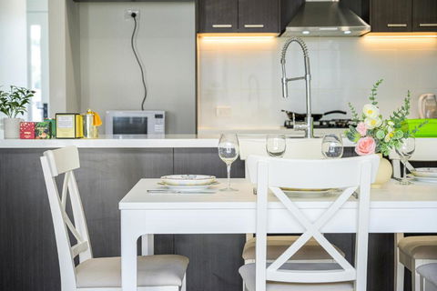 Austral Warm 4br House With Parking&WiFi - SA Accommodation 2