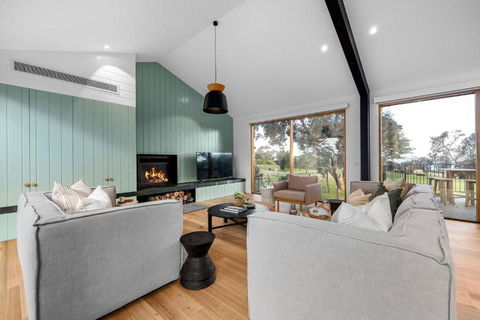 Axbridge - SA Accommodation 2
