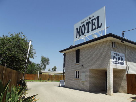 Emerald Park Motel - SA Accommodation 11