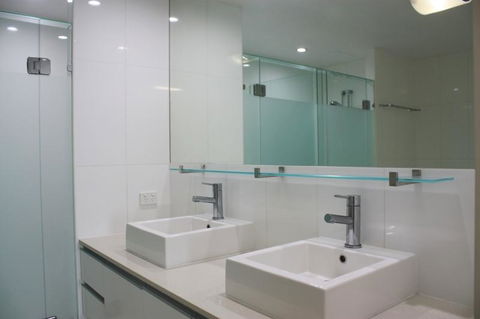 Private Seaview Apartment At Peninsula - Airlie Beach - SA Accommodation 6