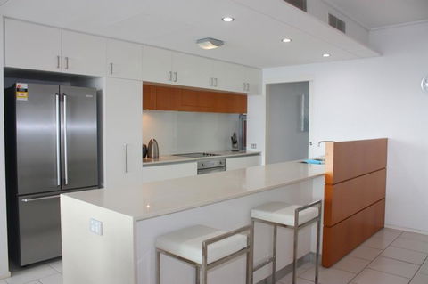 Private Seaview Apartment At Peninsula - Airlie Beach - SA Accommodation 8