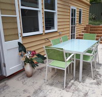 Retro Beach Flat - SA Accommodation