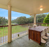 Immaculate Spacious Second Floor Unit Overlooking Pristine Parklands - SA Accommodation