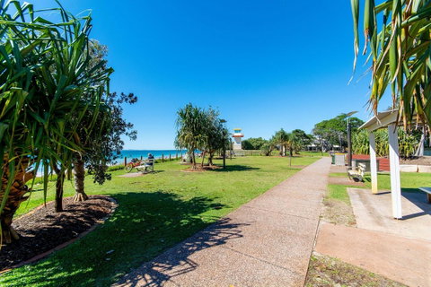 LISTEN TO THE SURF From Rickman Pde, Woorim - SA Accommodation 7