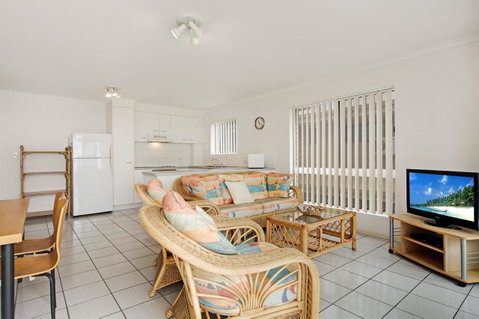LISTEN TO THE SURF From Rickman Pde, Woorim - SA Accommodation 9