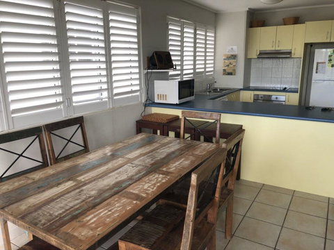 #4 Shorebreak, Kings Beach - SA Accommodation 3