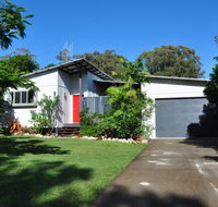 10 Double Island Drive - Modern family home centrally located swimming pool  outdoor area - SA Accommodation