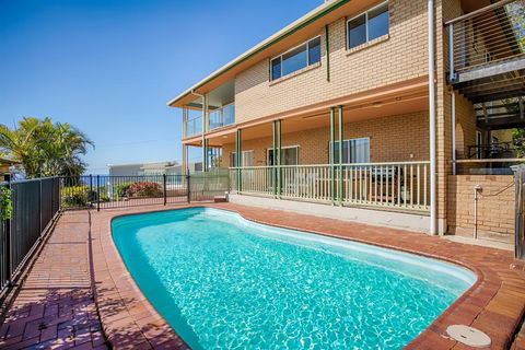 100 Cooloola Drive - SA Accommodation 1