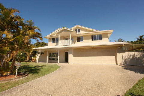 11 Dalmor Court, Coolum Beach - Pet Friendly, Linen Supplied, 500 BOND - SA Accommodation 0