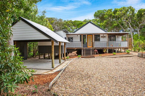 11 Naiad Court - Rainbow Shores, Fantastic Family Retreat, Swimming Pool, 200m To Beach, Free Wi-Fi - SA Accommodation 3