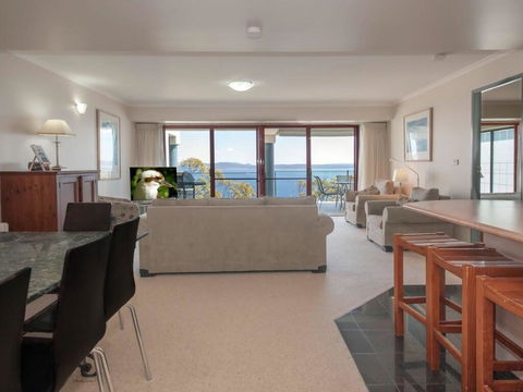 12 'Le Vogue', 16 Magnus St - Sensational Water Views, Lift, Pool & Tennis Court - SA Accommodation 1