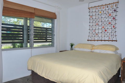 12 Zircon Street - Renovated Beach Shack With The Perfect Blend Of Comfort And Coastal Cool - SA Accommodation 2