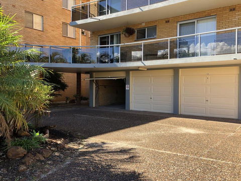 13 'Parkview', 11-13 Catalina Close - Great Location Unit With A Locked Garage - SA Accommodation 0