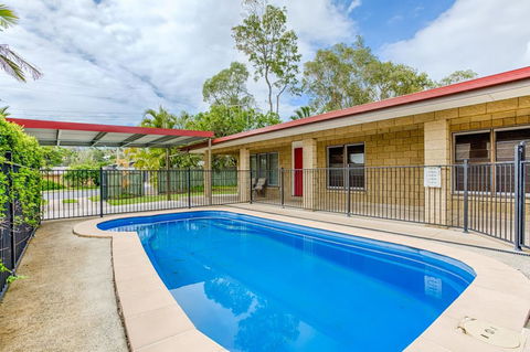 14 Double Island Drive - Rainbow Beach, Large Holiday House With Pool,Pets Welcome, Free Wi-Fi - SA Accommodation 0