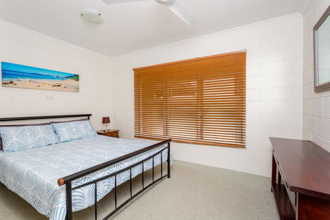 14 Double Island Drive - Rainbow Beach, Large Holiday House With Pool,Pets Welcome, Free Wi-Fi - SA Accommodation 1