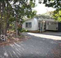 15 Belle Court - Modern architect designed open plan holiday home with outdoor shower - SA Accommodation