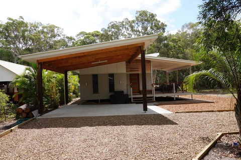 15 Esprit Drive - Rainbow Shores, Gorgeous, Modern Beach House - SA Accommodation 3
