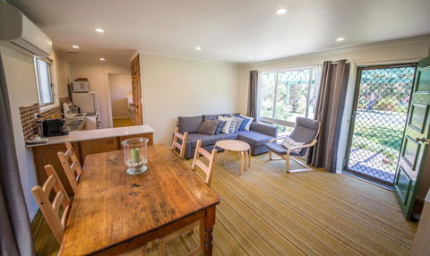 17 Broadbeach Drive - Free WiFi! - SA Accommodation 3
