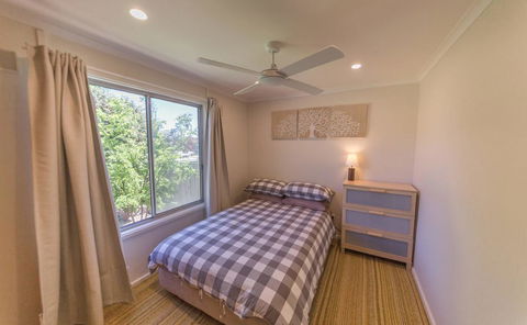 17 Broadbeach Drive - Free WiFi! - SA Accommodation 1