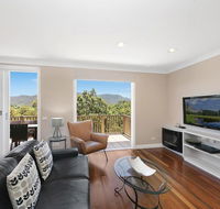 2 Bedroom Villa  Oaks Cypress Lakes Resort - SA Accommodation