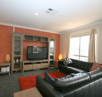 2/17 Jillamatong Street - SA Accommodation
