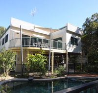 20 Orania Court - Two storey family home with swimming pool patio  large deck. Pet friendly - SA Accommodation
