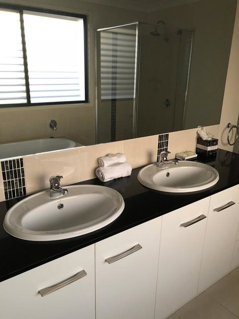 21 On Hursley Motel Apartments - SA Accommodation 3