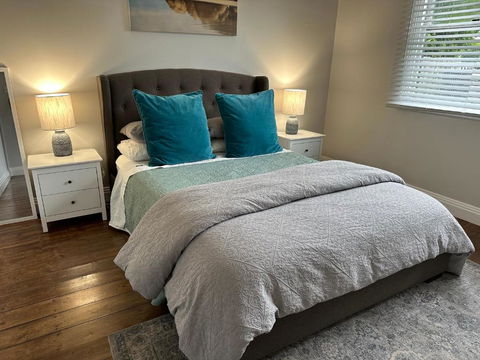 Daisy Cottage On Duke 2BR - SA Accommodation 0