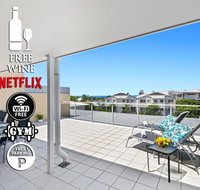 2BR Coolum Beach  Rooftop Terrace Spa Tennis Pool - SA Accommodation
