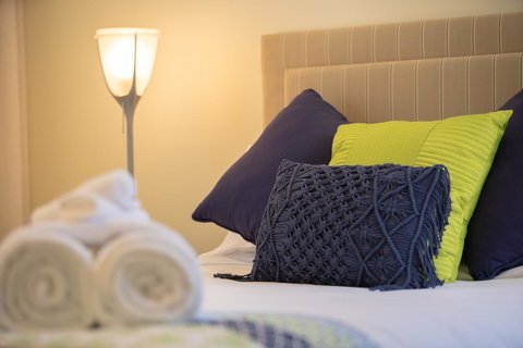 3 Bedroom Ultimate Luxury Waterfront - SA Accommodation 2