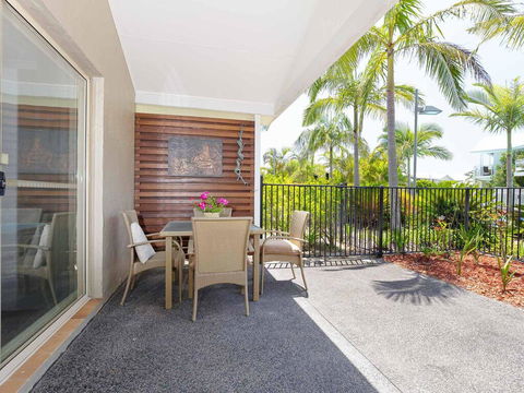356 ' Oaks Pacific Blue', 265 Sandy Point Rd - Air Conditioned, Direct Pool Access And Suited For Disability - SA Accommodation 0