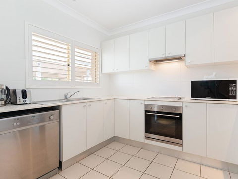 356 ' Oaks Pacific Blue', 265 Sandy Point Rd - Air Conditioned, Direct Pool Access And Suited For Disability - SA Accommodation 3