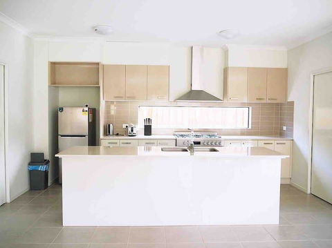 4 Bed 2 And A Half Bath Luxury Villa In Point Cook - SA Accommodation 1