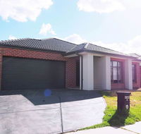 5 Bed 2 Bath big house - SA Accommodation
