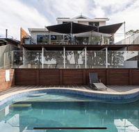 5 bedroom with POOL and Studio Vues Relaxantes - SA Accommodation