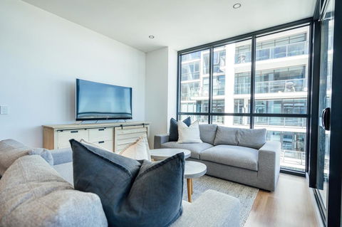A Cut Above The West - Pool - Rooftop Bar - Gym - Wifi - SA Accommodation 3