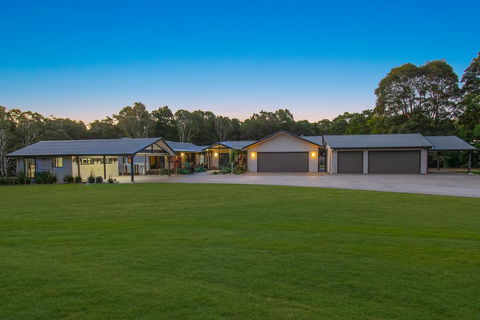 A PERFECT STAY - Lennox Unique Coastal Retreat - SA Accommodation 2
