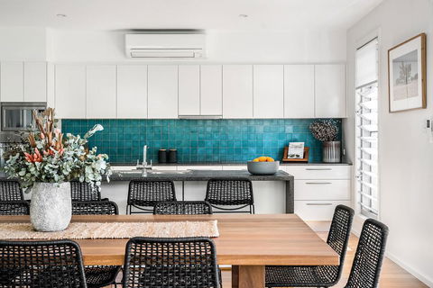 A PERFECT STAY - Shore Beats Work - SA Accommodation 0