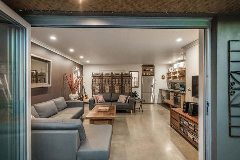 A SWEET ESCAPE - Brandon St Beach & Spa - SA Accommodation 2