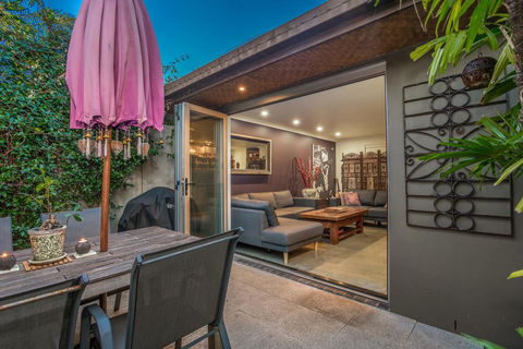 A SWEET ESCAPE - Brandon St Beach & Spa - SA Accommodation 0