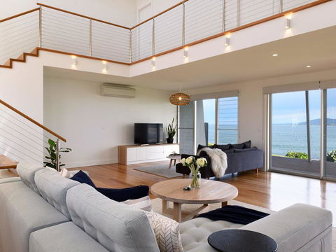 Absolute Waterfront - SA Accommodation 0