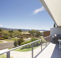 Acacia 2 - Luxurious Holiday Townhouse - SA Accommodation