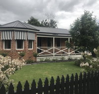 Acacia House - Central Healesville - Yarra Valley - SA Accommodation