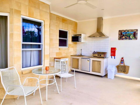 Accommodation Creek Cottages & Sundown View Suites - SA Accommodation 2