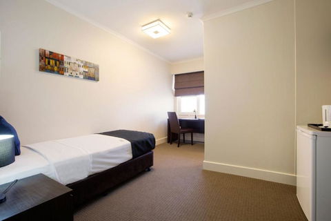 Enfield Hotel - SA Accommodation 2