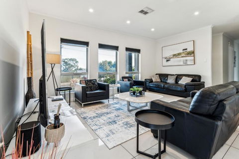 Enfield Executive - SA Accommodation 3