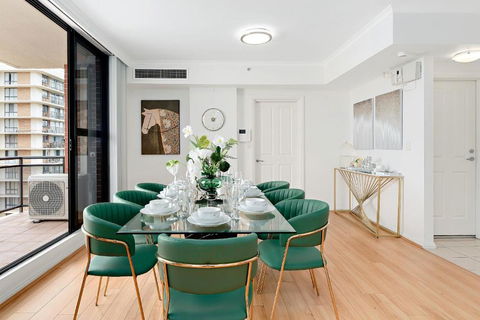 Epic CBD City View 3BR Penthouse Walk To Station&shopping Centre - SA Accommodation 0